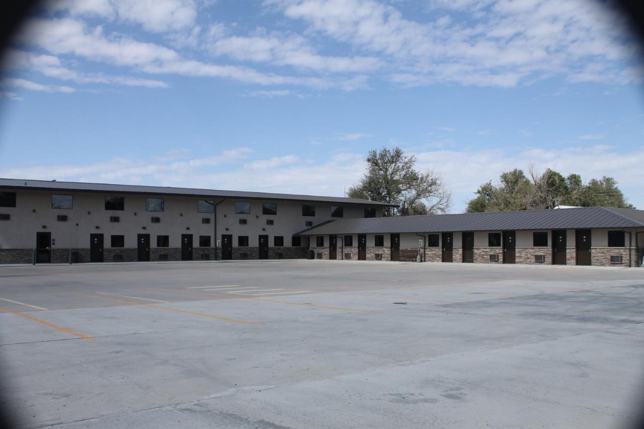 Boarders Inn & Suites By Cobblestone Hotels - Syracuse Exterior photo